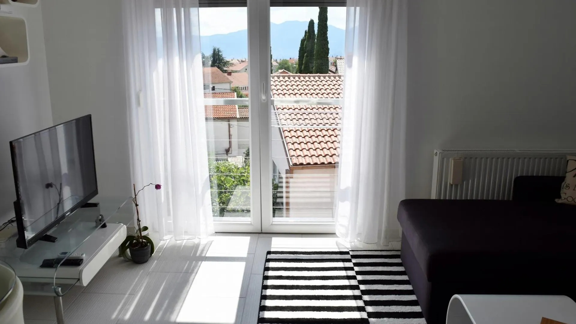 Rijeka - Charming Apartment With Sea View And Private Parking